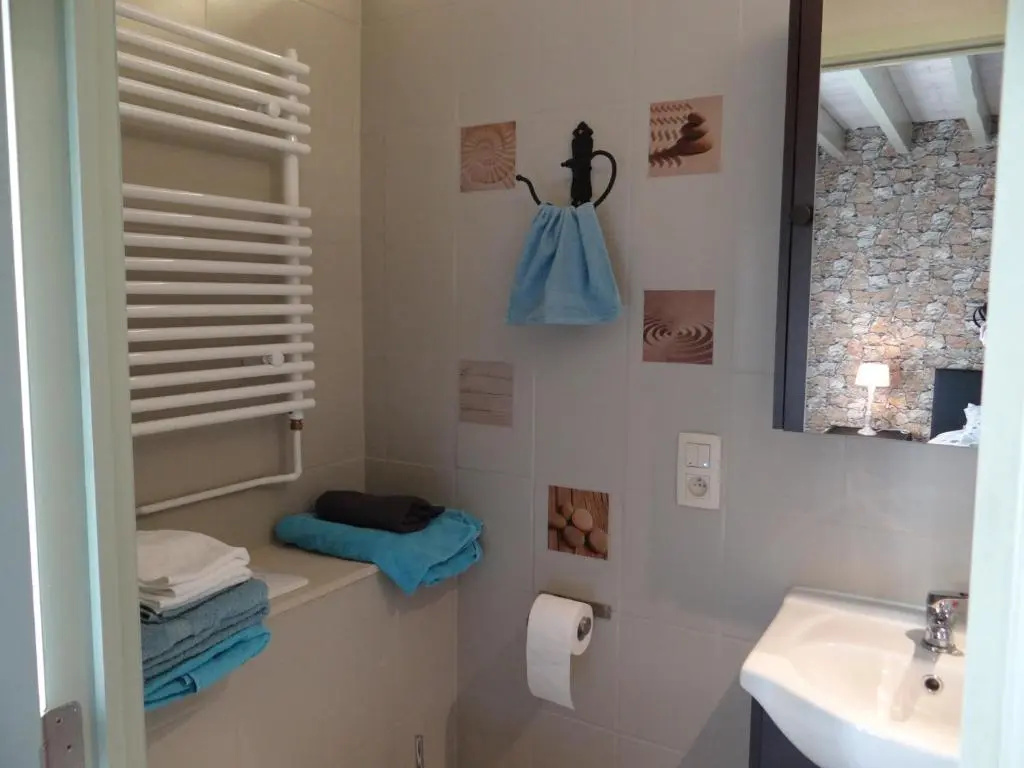 Standard Double room with garden view (full double bed)