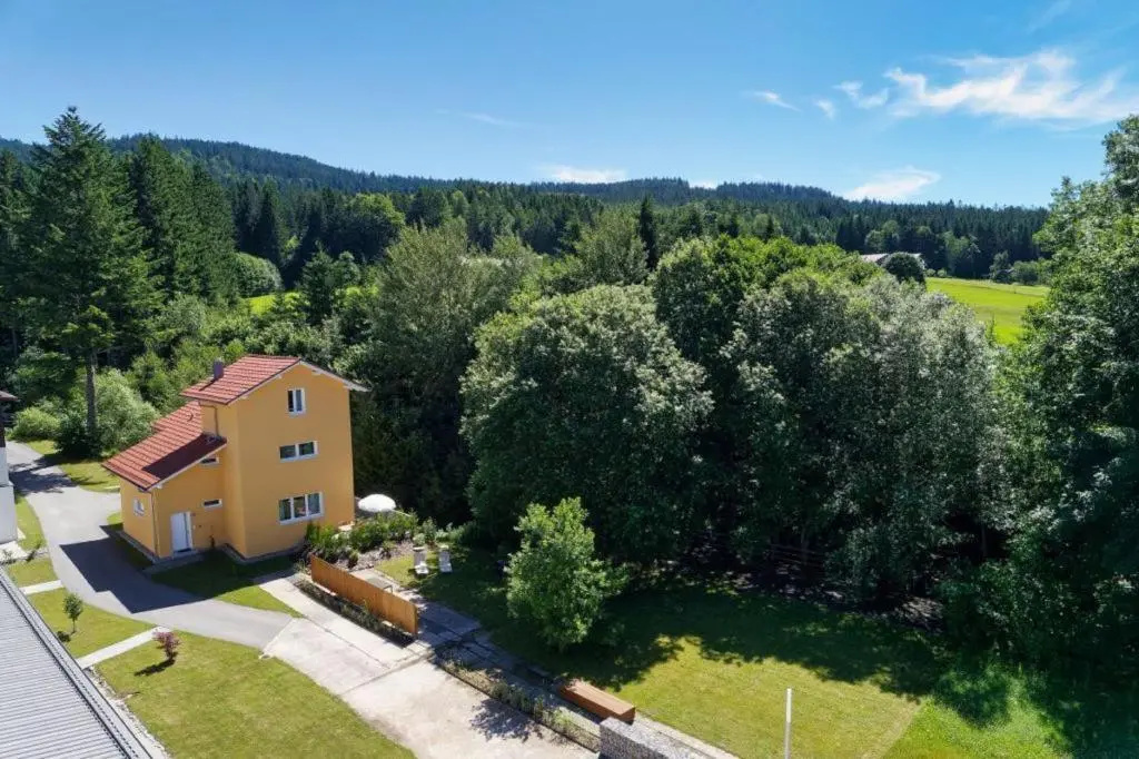3 Bedrooms Cottage