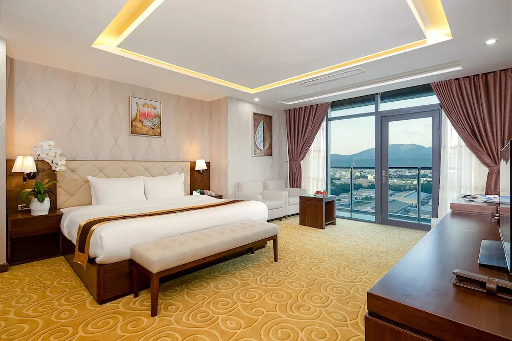 Suite with balcony