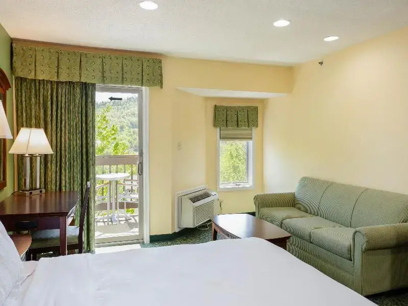 Standard Double room with balcony (full double bed)