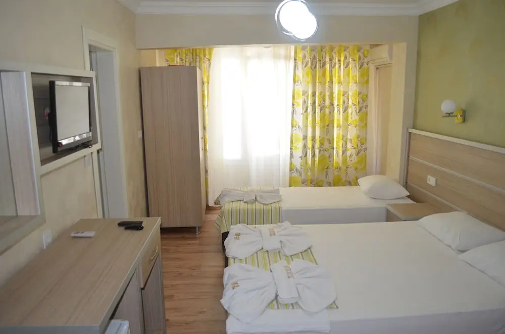Standard Triple room with balcony