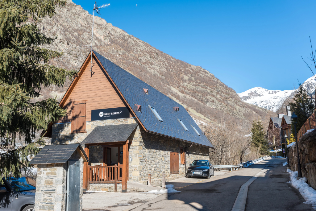 Apartamentos SNO Mont Romies Unhola