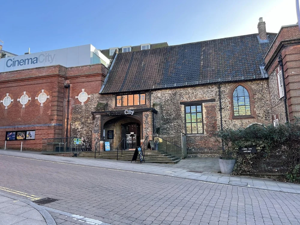 Beautiful Apartment in the Cathedral Grounds