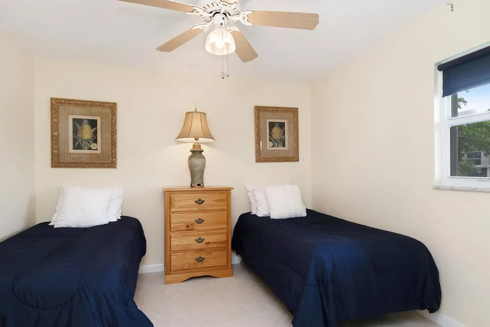 Olde Naples Condo #807 — 4
