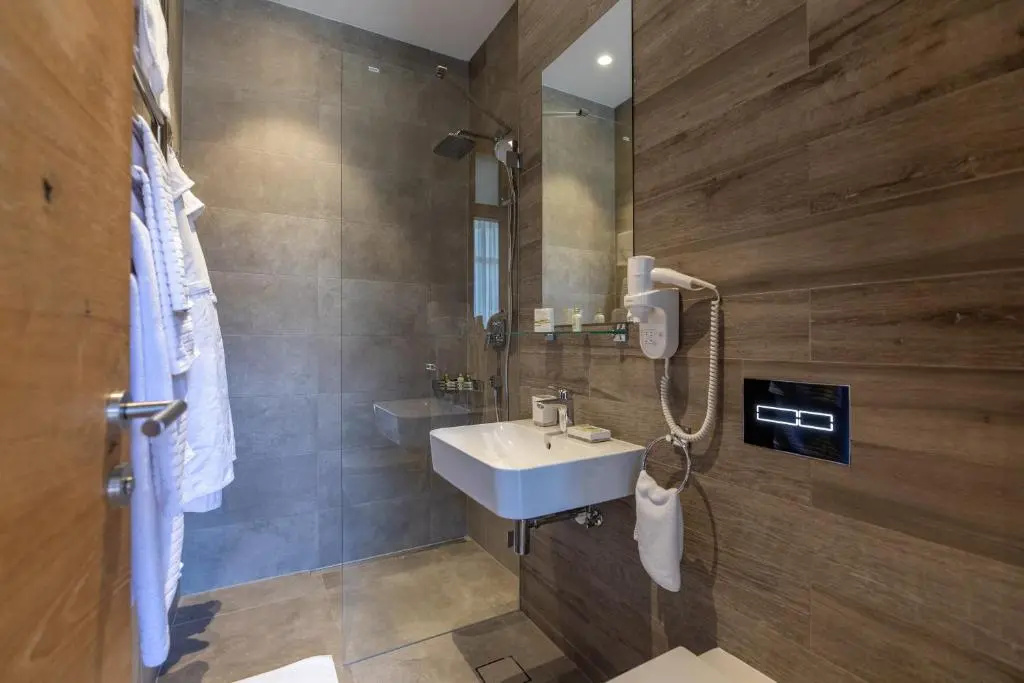 Standard Double room with balcony (full double bed)