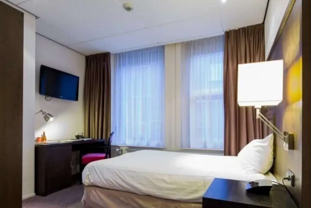 Post-Plaza Hotel & Grand Café - Chambres