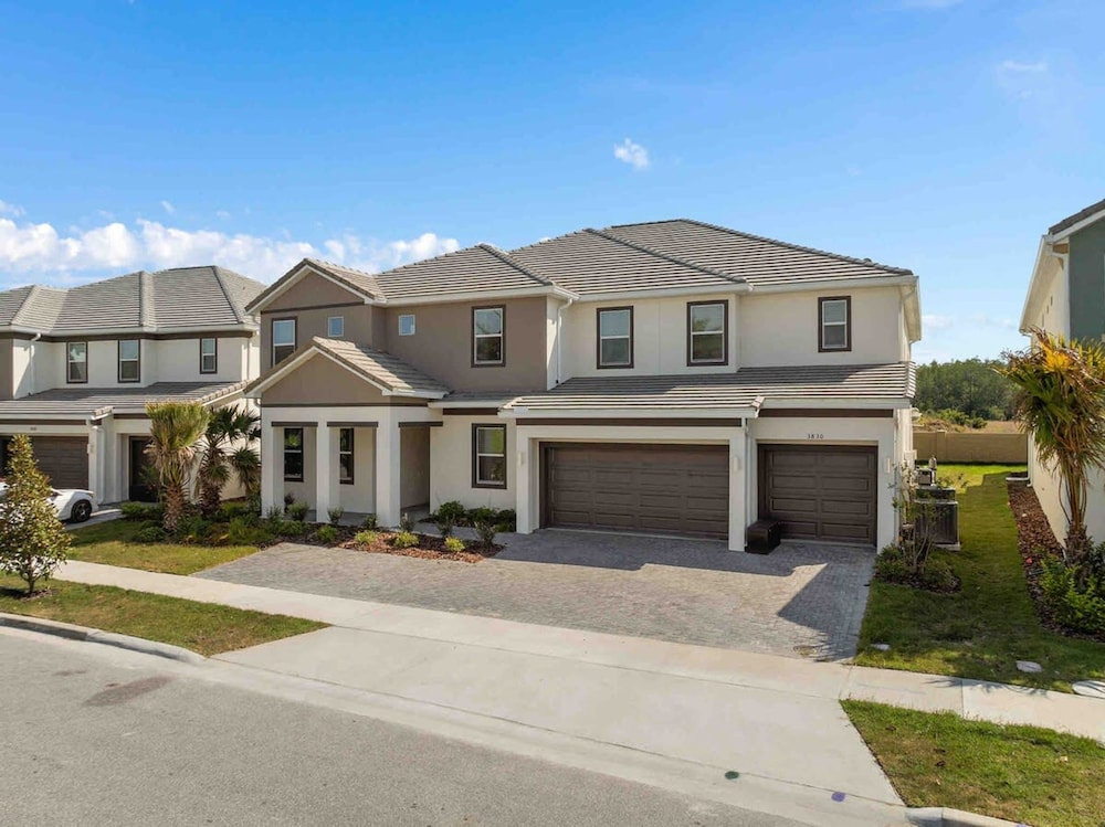 Super Fancy- 15bdr 17bas Huge 7 000sqft Home