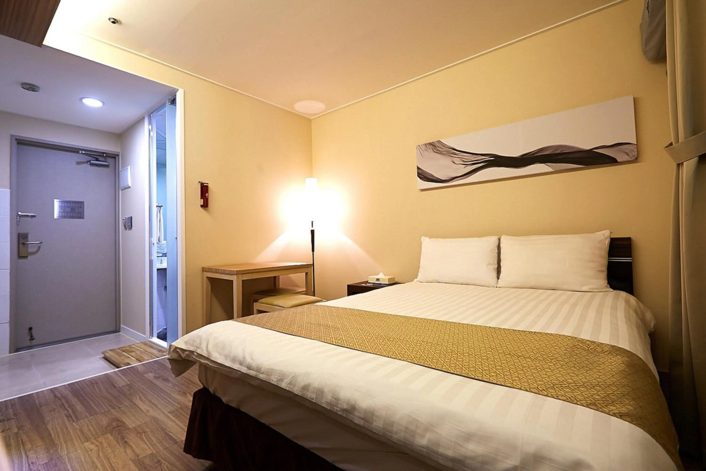 Отель Uljiro Co-Op Residence в Сеуле