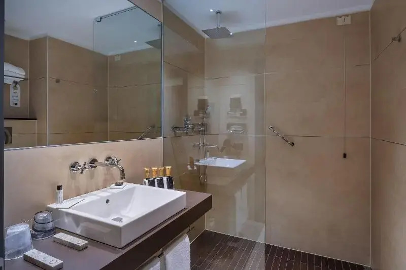 Двухместный номер Deluxe 2 отдельные кровати в Savhotel