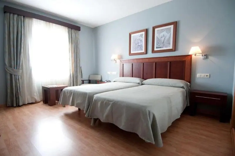 Hotel Santiago de León - Chambres