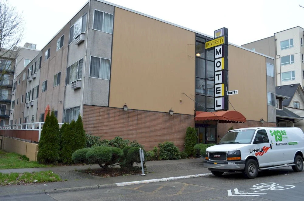 University Motel Suites