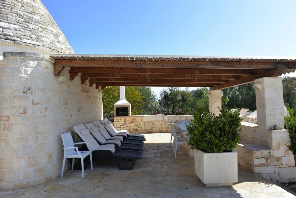 Holiday home with pool in Cisternino