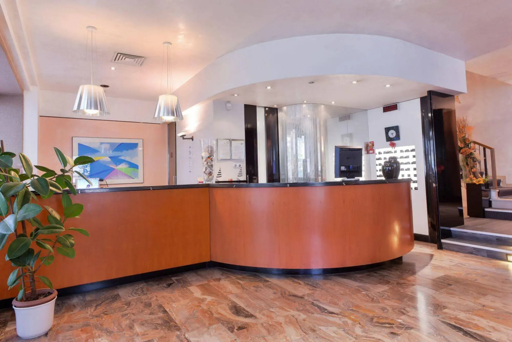 Hotel photo 2