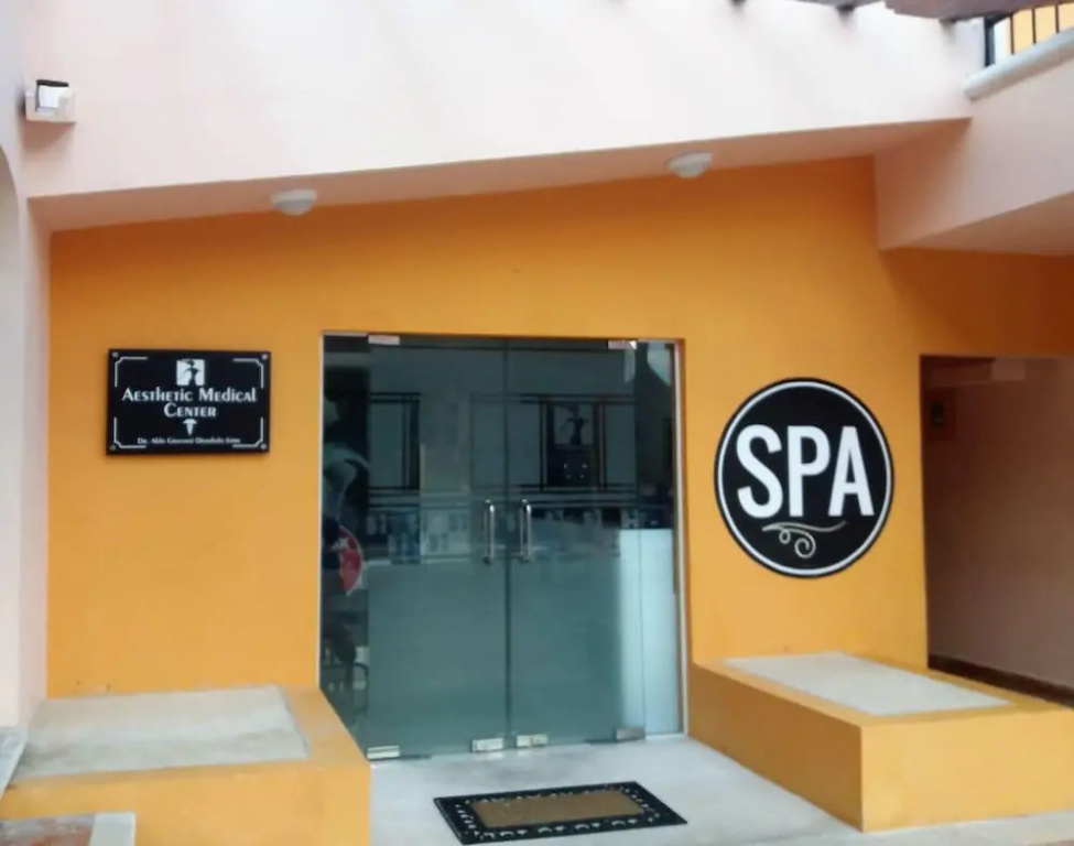 Lobby & Reception