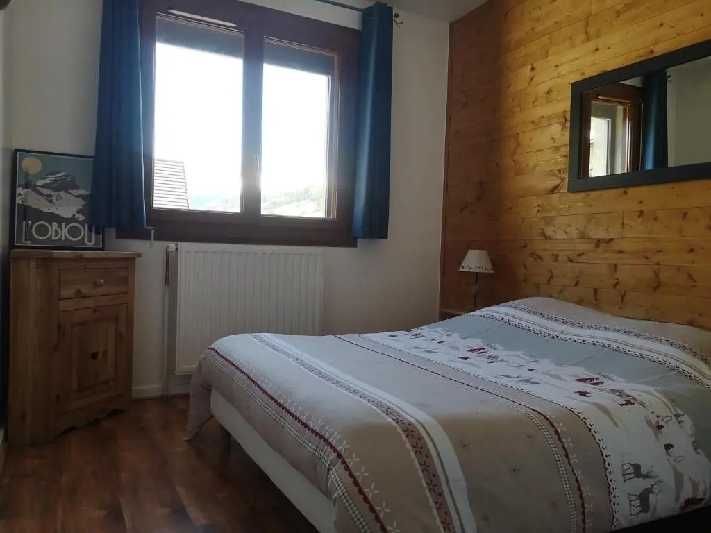 Standard Double room with mountain view (full double bed)