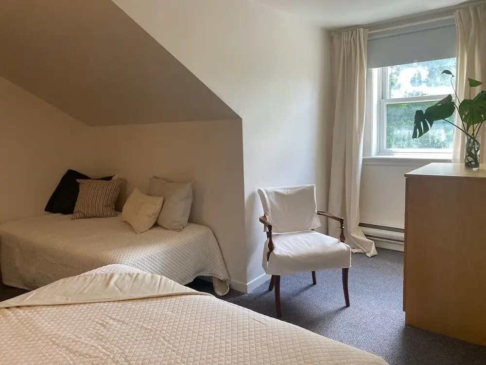 Comfort room