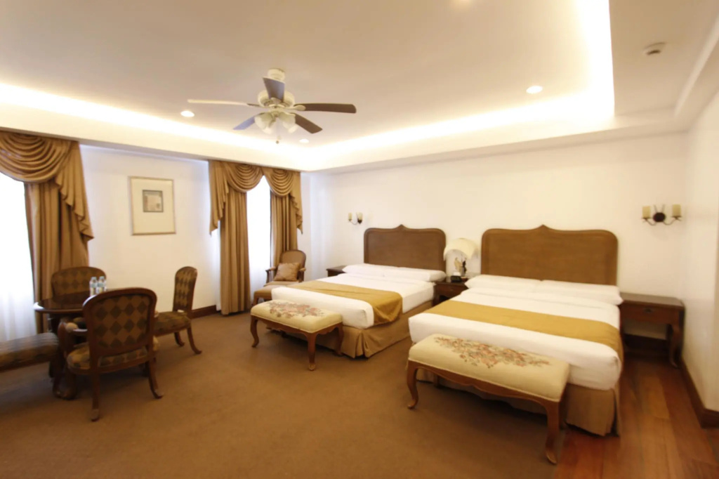 Deluxe Suite
