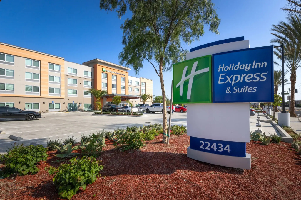 Holiday Inn Express & Suites Hawaiian Gardens by IHG — фото