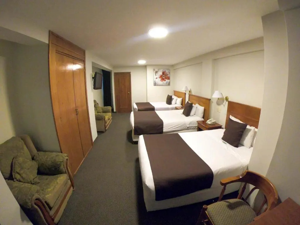 Standard Triple room