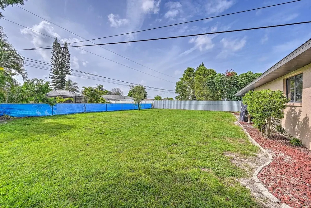 9 Mi to Dtwn Ft Myers: Cape Coral Home