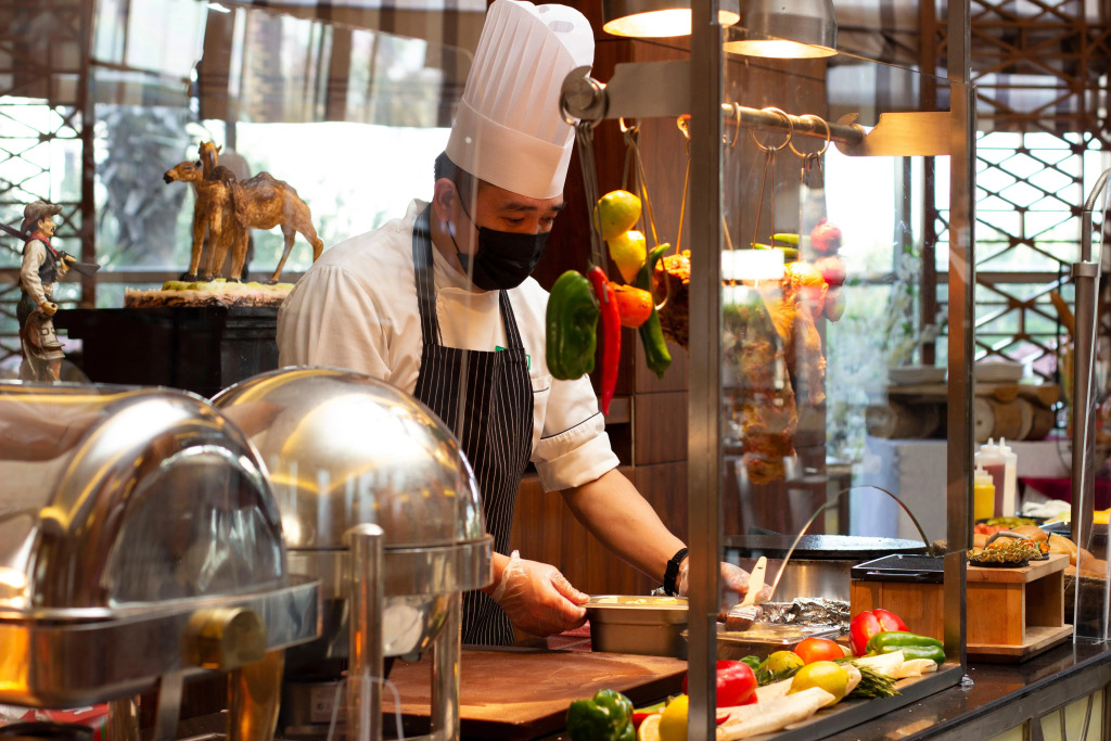 Holiday Inn Suites Kuwait Salmiya - фото 40