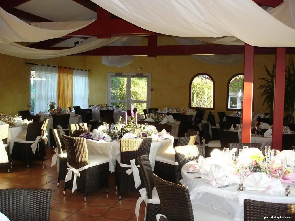 Logis Hotel Uzes Pont du Gard - Général