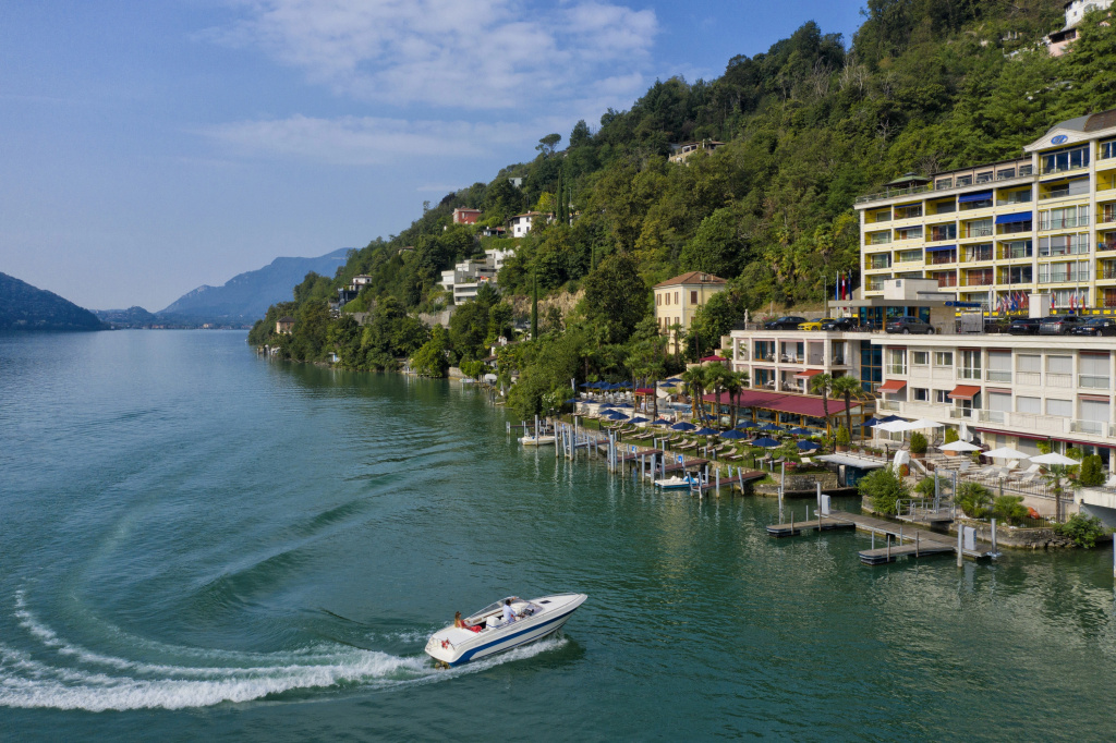 Beach & Waterfront