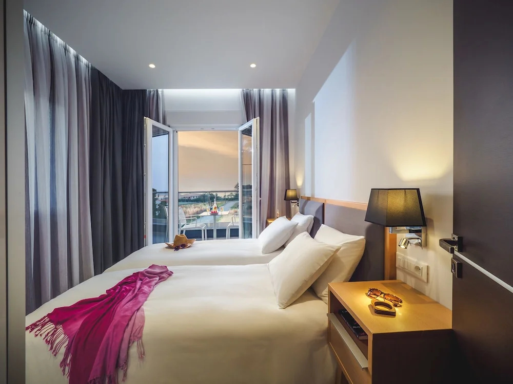 1 Bedroom Executive Triple Suite