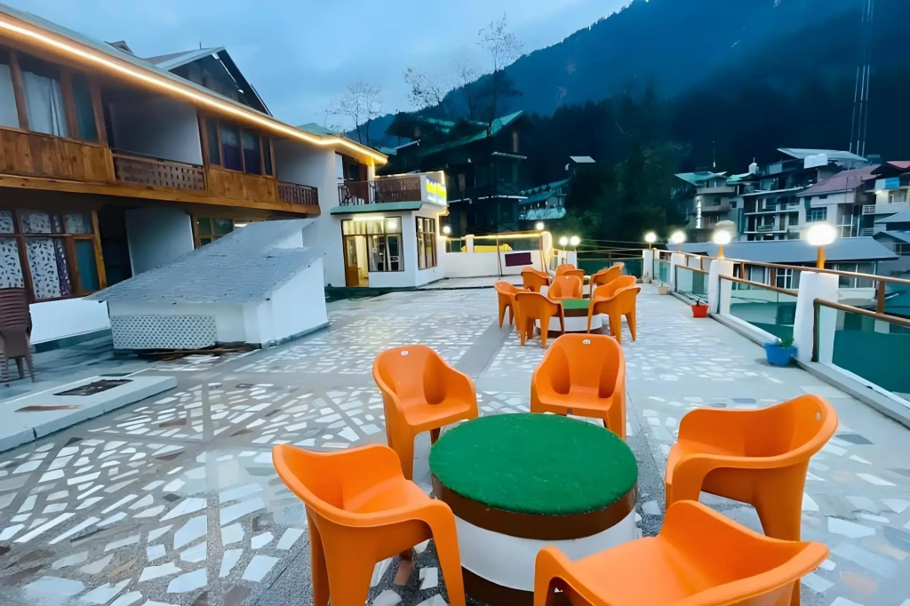 Hotel Hilltop