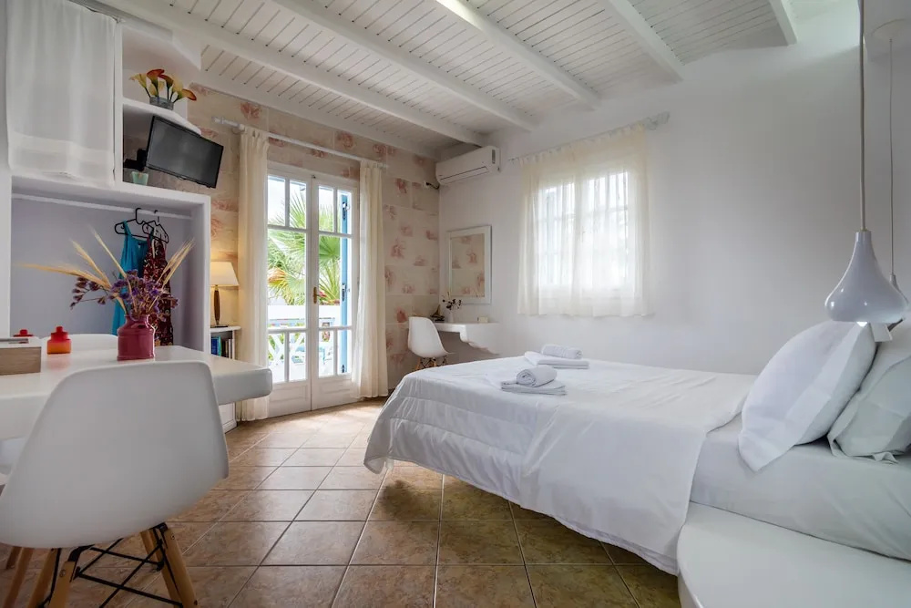 Superior Double Studio with sea view (full double bed)