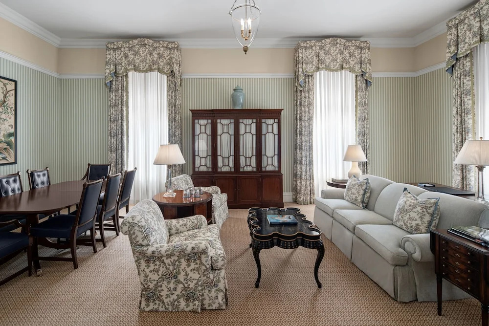 Grand Double Suite full double bed