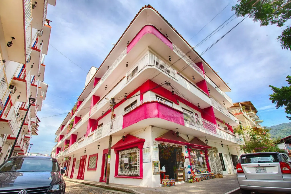 Suites Plaza del Rio - Family Hotel Malecon Centro