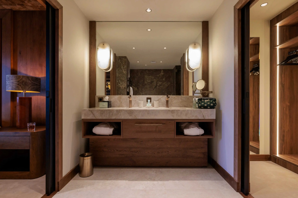 Deluxe Family Suite
