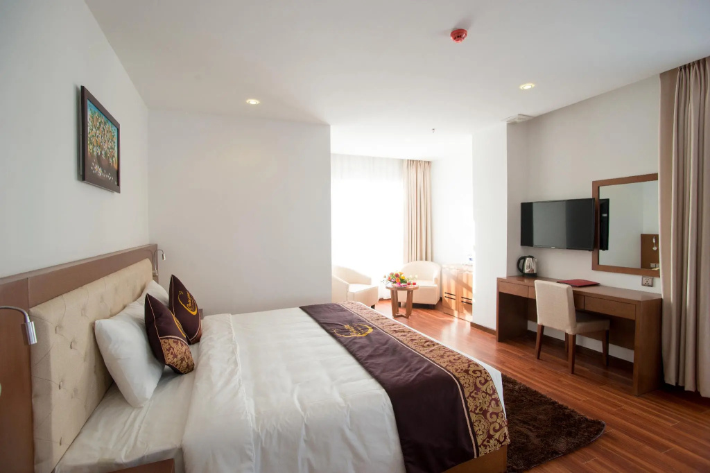Deluxe Double room (full double bed)