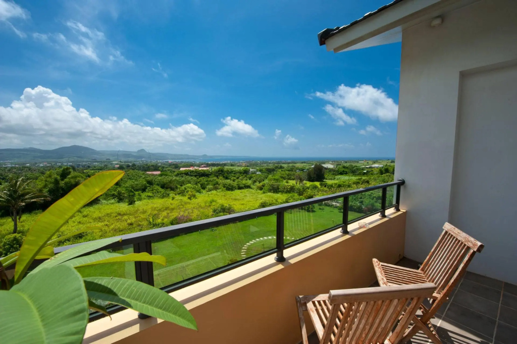 Deluxe Double room with balcony (full double bed)