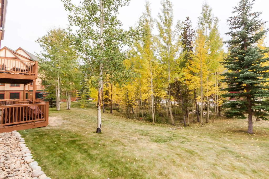 Red Hawk Townhome #2327 by Summit County Mountain Retreats