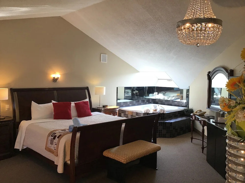 Presidential Double room with balcony (full double bed)