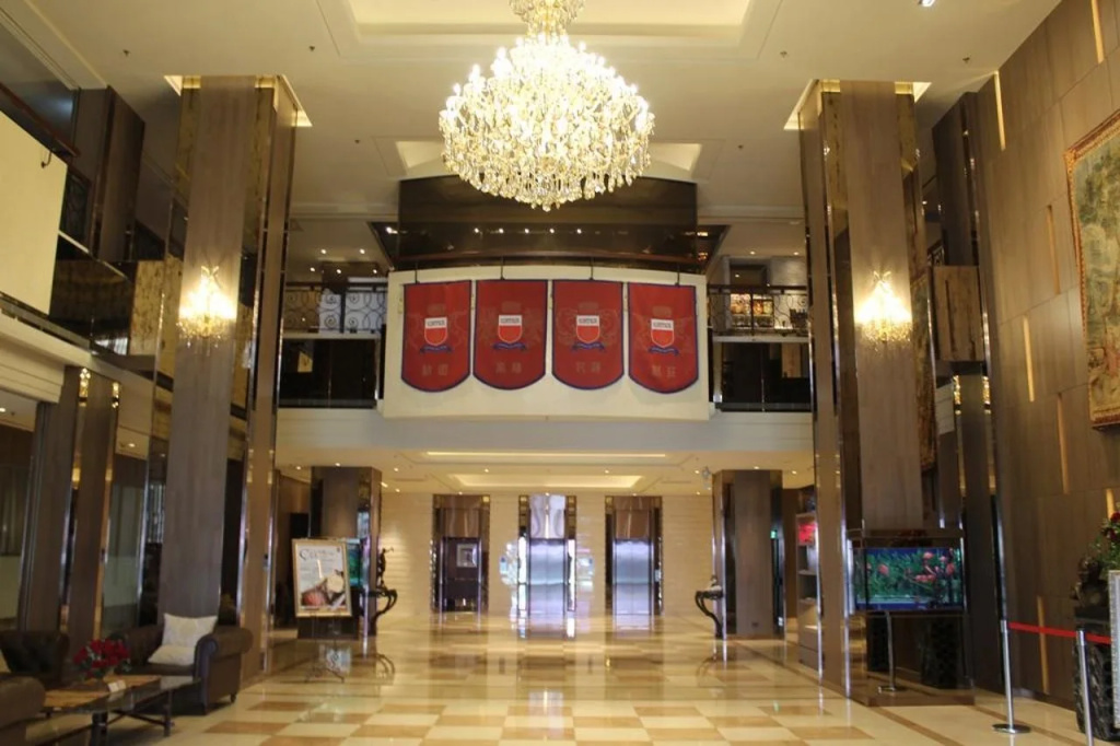 Lobby & Reception