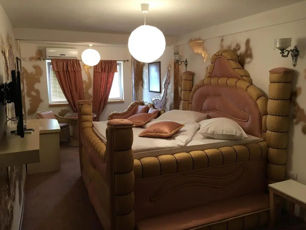 Bali Colosseum Hotel - Chambres