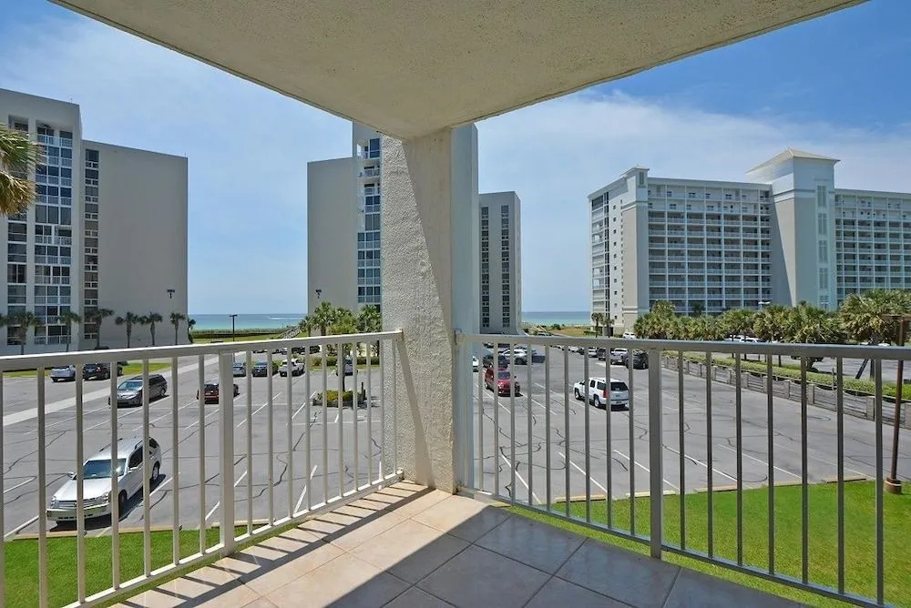 Shoreline 3036 Condo by RedAwning