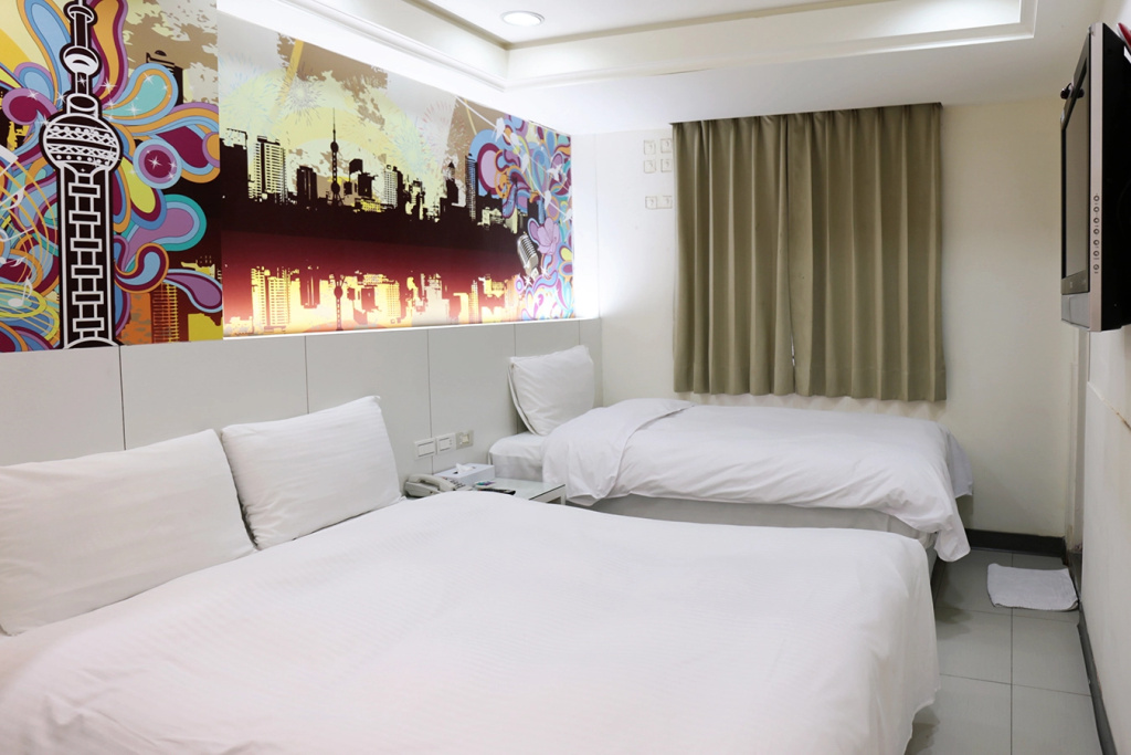 Standard Triple room