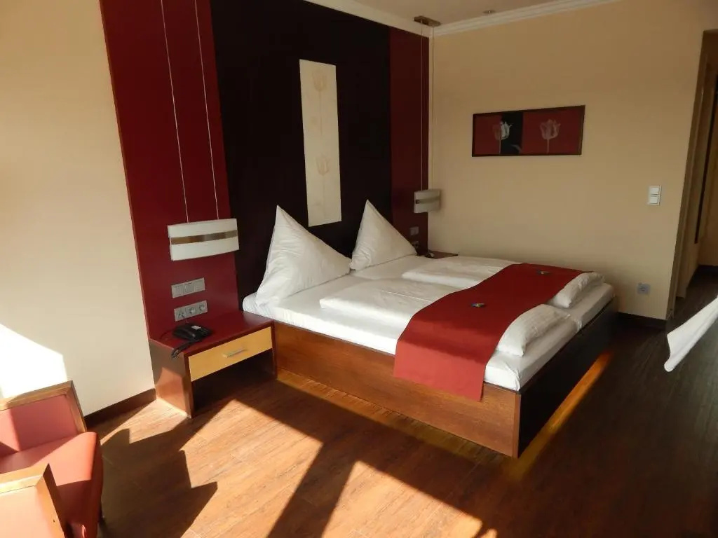 Standard Double room (full double bed)