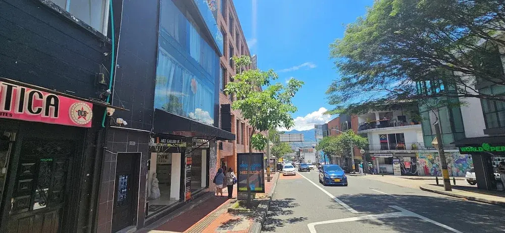 $ PROMO $ 11 Bedrooms with bathrooms Aprtmnt + 2 Jacuzzis and a rooftop pool. @Poblado