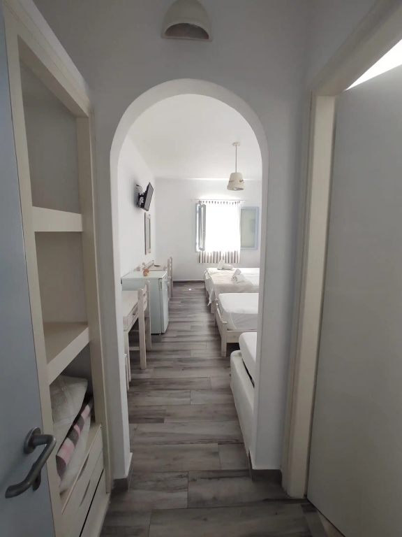 Economy room