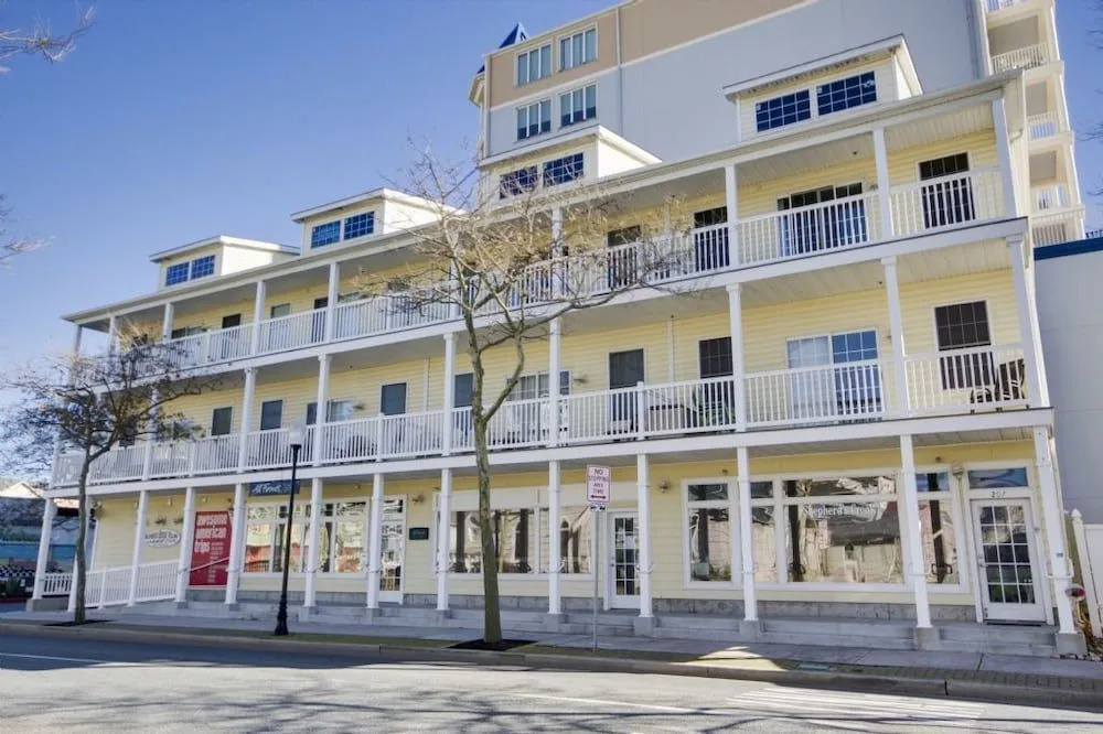 Boards Edge 101 - 4 Br Townhouse