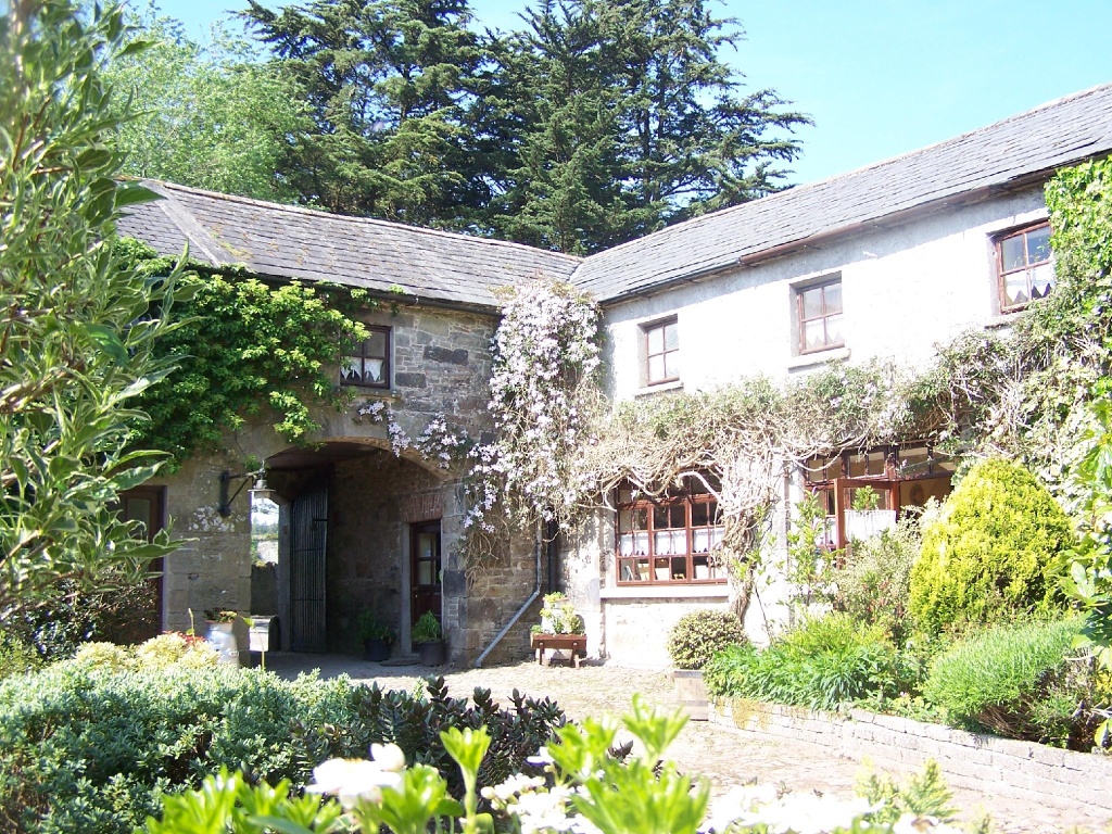Ballinacourty House