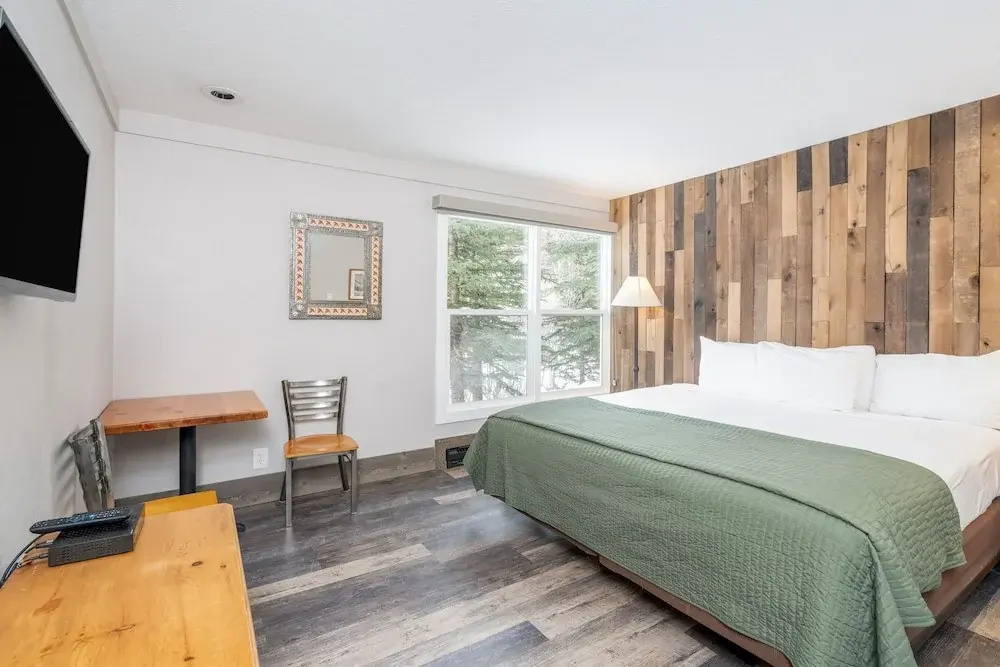 Mountainside Inn 209 1 Bedroom Hotel Room by Alpine Lodging Telluride