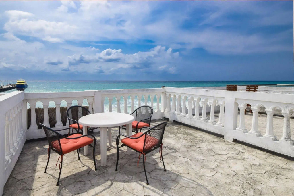 Plaza Marina Condos by Rentals Your Way