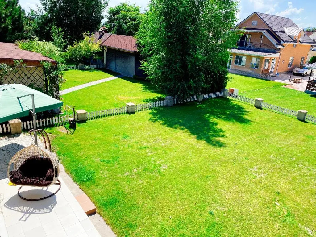 Adorable 3 bedroom home next to the beach