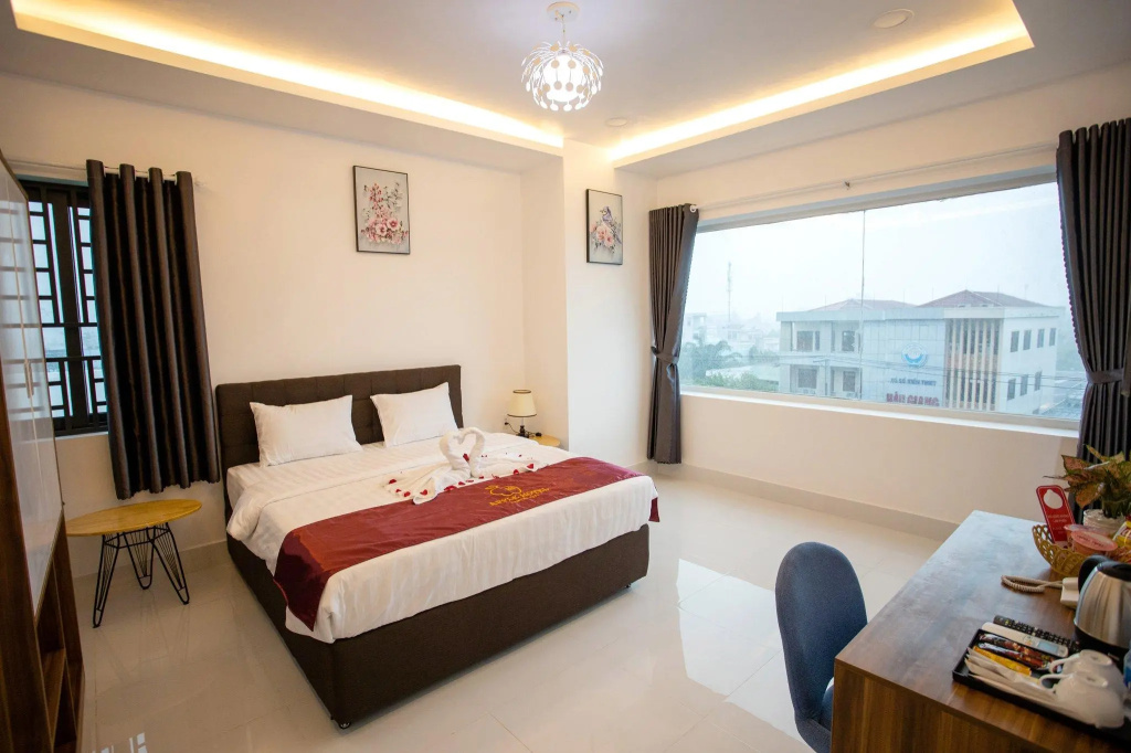 Deluxe Double room (full double bed)